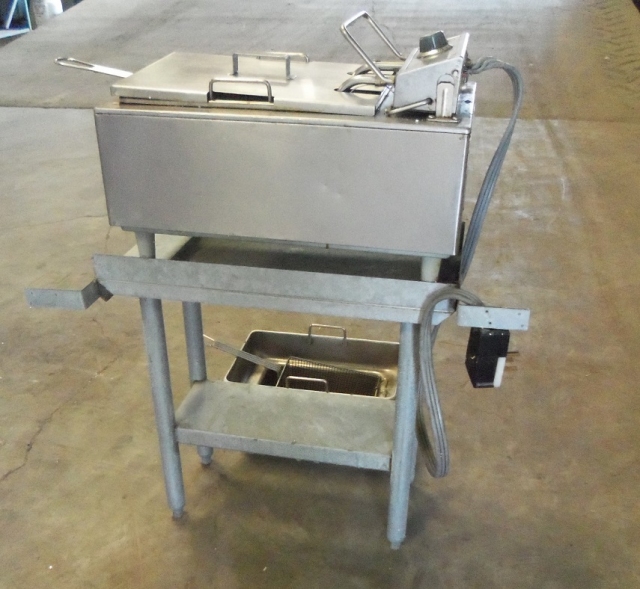 Wells Fryer On Stand Model F-49 - Pre-Owned Elect Counter ...