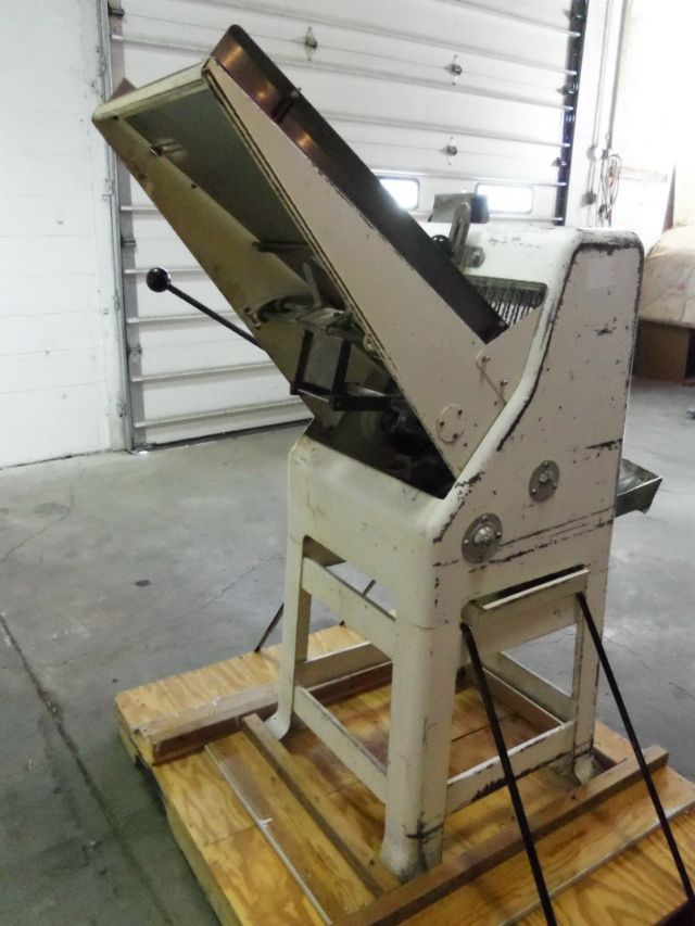 Oliver Slicer Model 797-32 12quot Slice - Pre-Owned Bread Slicers ...