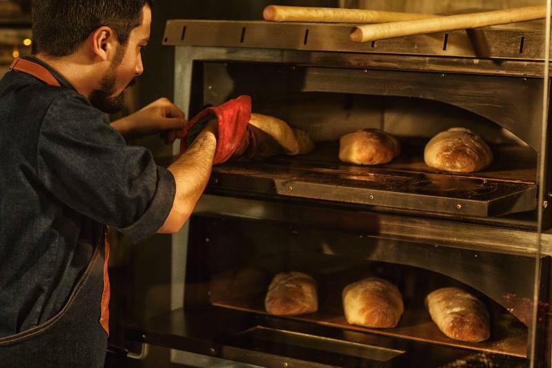 Deck vs. Convection vs. Tunnel Ovens